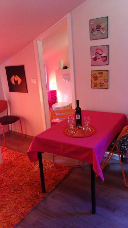 Orange Cube Apartment Риека Экстерьер фото