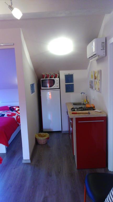 Orange Cube Apartment Риека Номер фото
